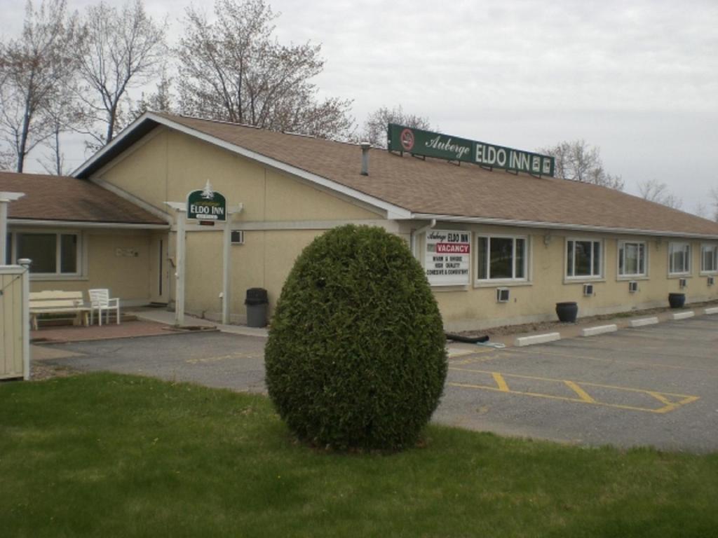 Auberge Eldo Inn Blind River Exterior photo